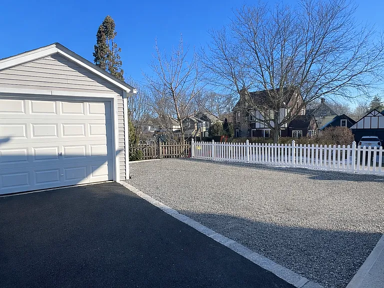 Driveway with private parking