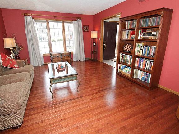 4th image of 1719 Oakforest Dr
