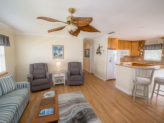 2nd image of 40 High Point Rd #703