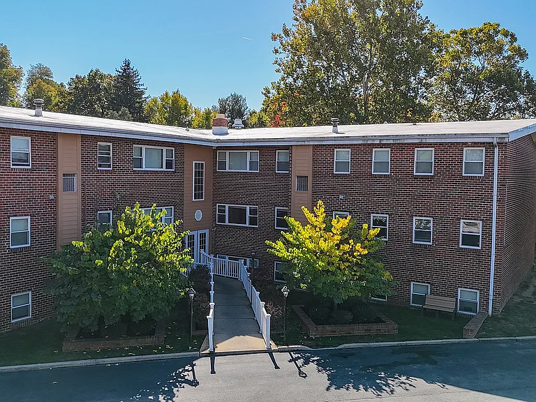 Springfield Valley Apartments — Photo 13
