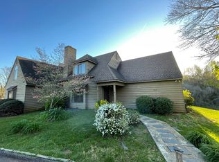 1012 Amber Ridge Rd, Charlottesville, VA 22901