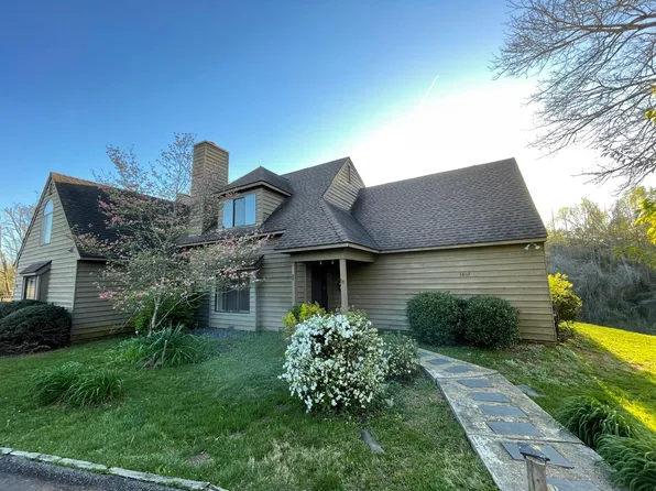 1012 Amber Ridge Rd, Charlottesville, VA 22901