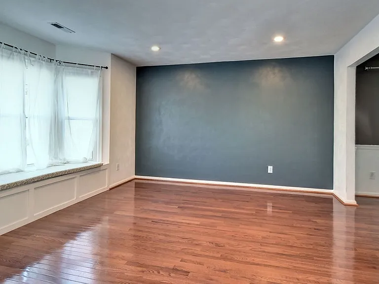 802 Marquette Ct — Photo 5