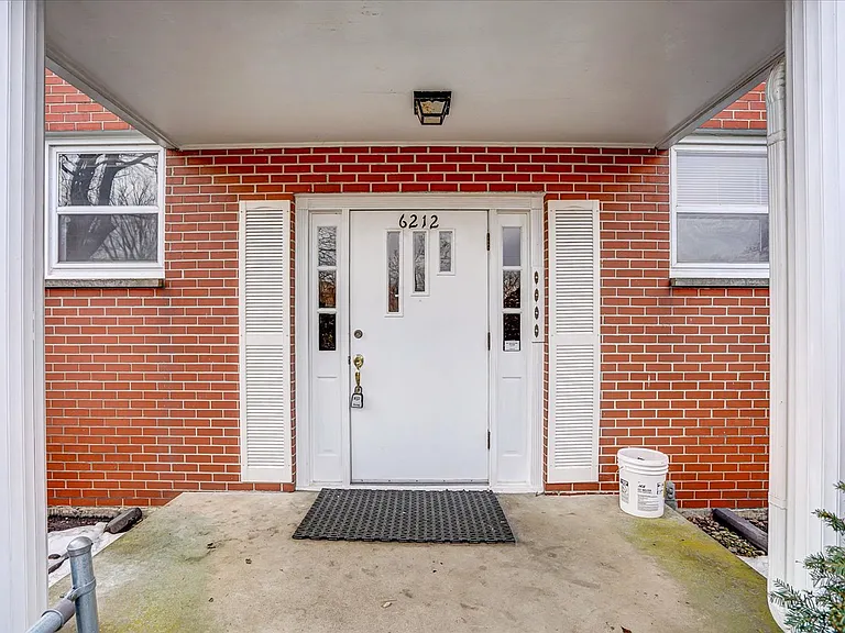 6212 South Ct #4 — Photo 9