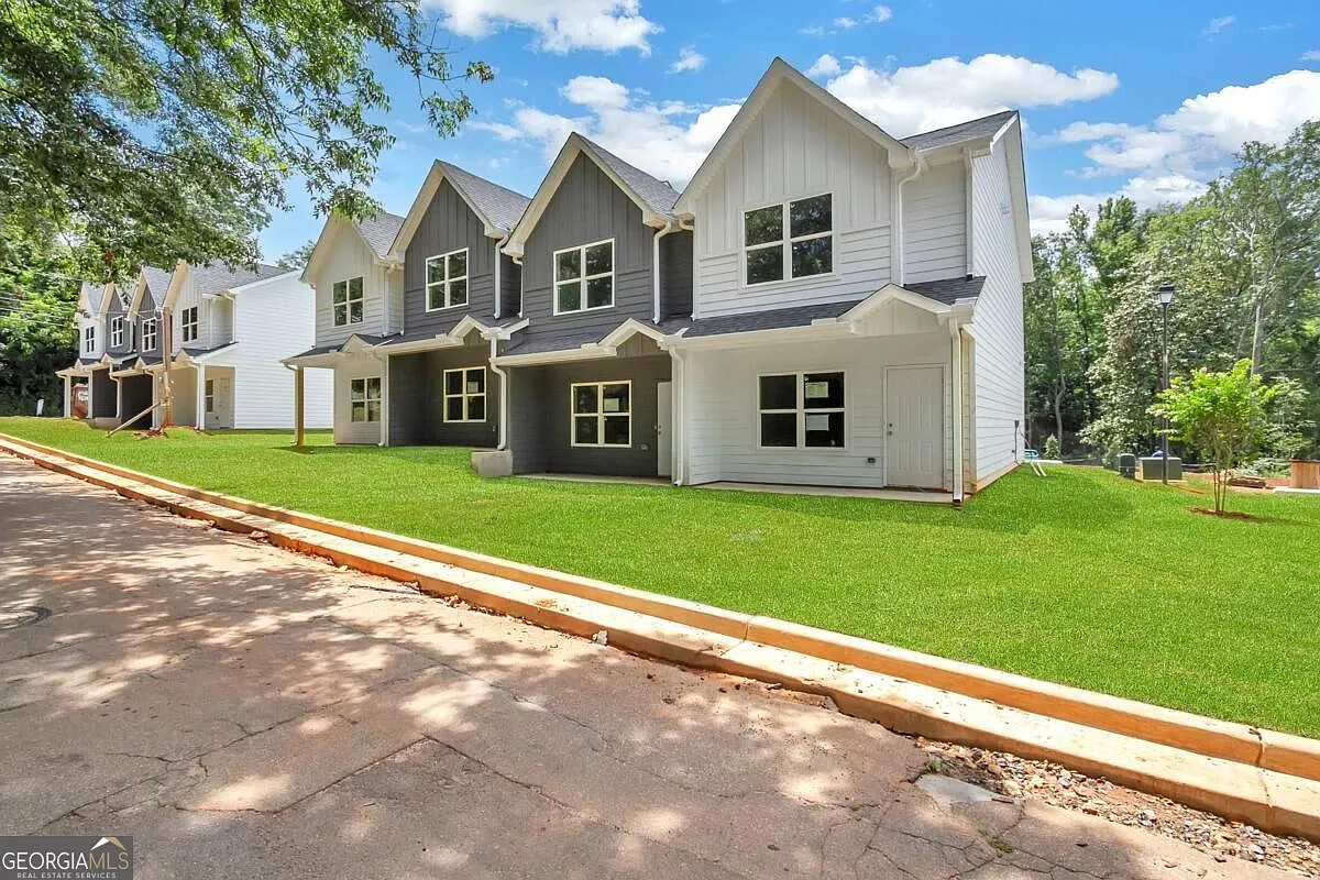 2 bed, 2.5 bath, $1,450 — Photo 3
