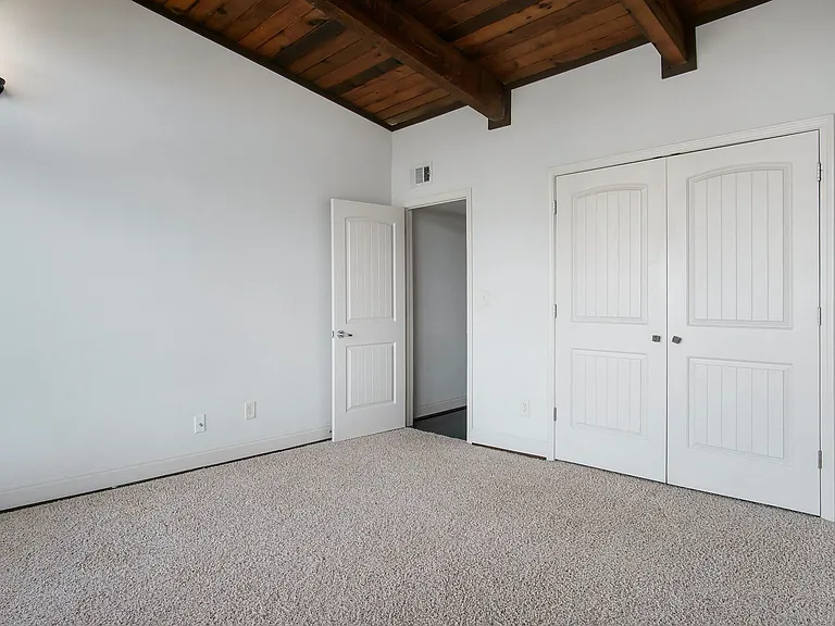 Shake House — Photo 11