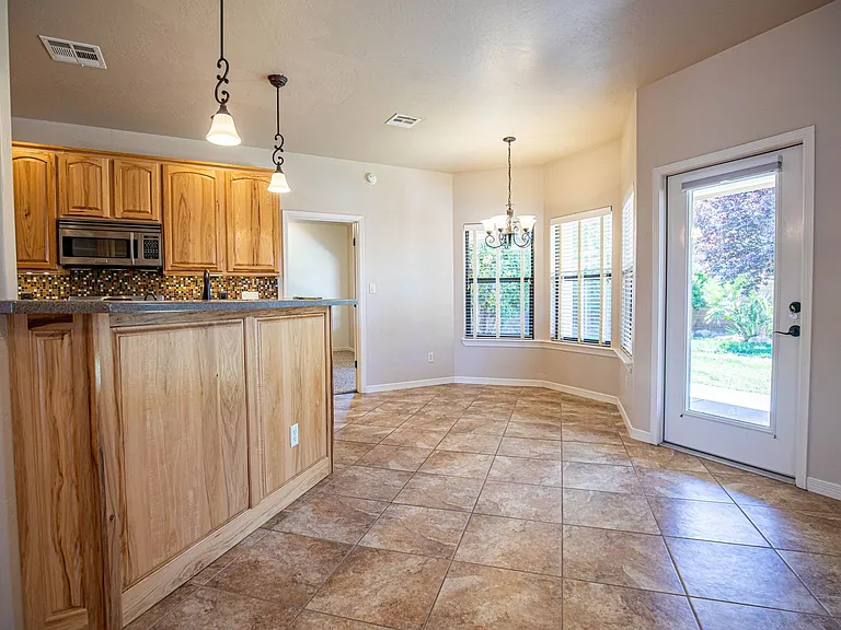 1124 Pajarito Dr — Photo 25
