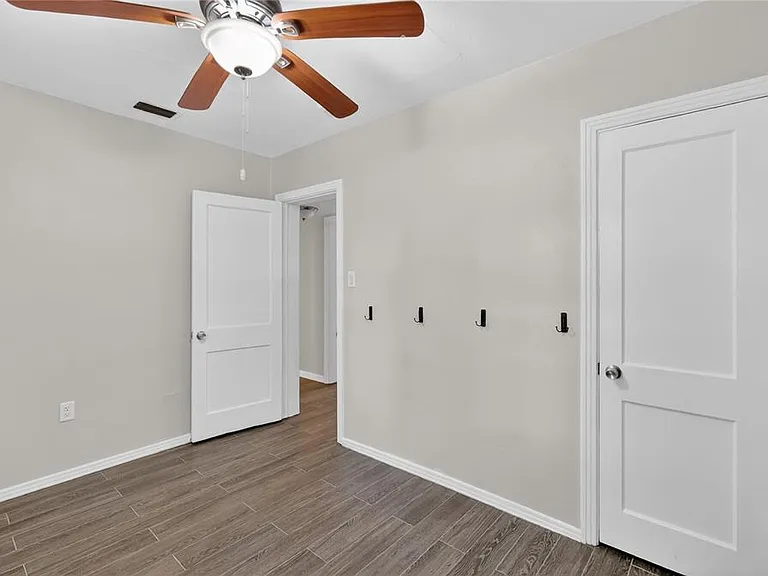 706 Mission Dr — Photo 34