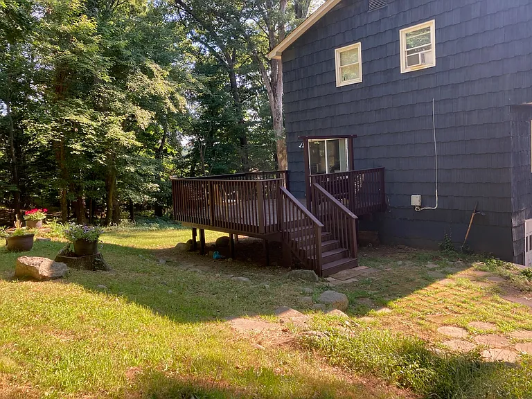 162 Railroad Ave — Photo 13