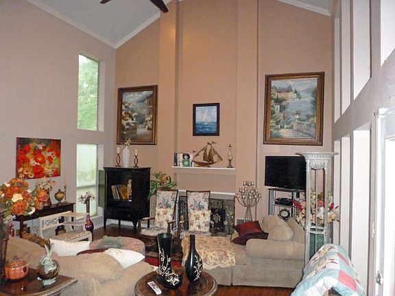 5th image of 963 Hunterwood Dr