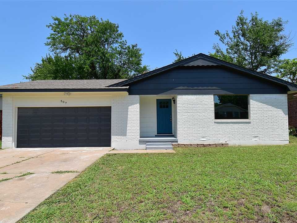 1st image of 507 NW Compass Dr