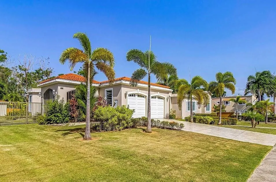 4 bed, 3.0 bath, 3800 sqft, $8,500 — Photo 1