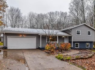 8421 Whippoorwill Rd, Ravenna, OH 44266