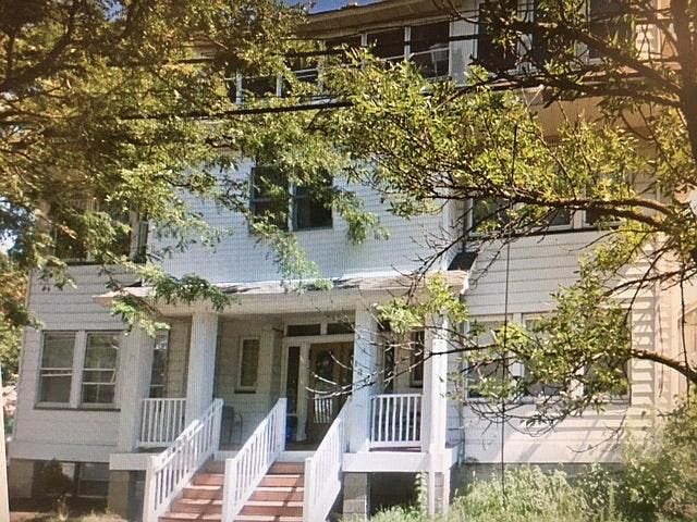 1st image of 102 Overlook Ave Floor 1