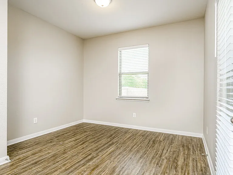 1403 Park Trails Blvd — Photo 14