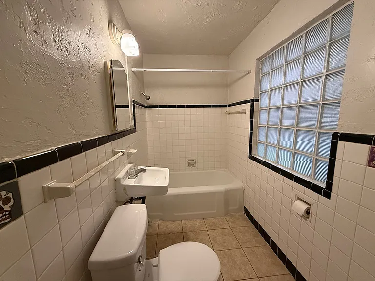 1740 NW 17th St #2 — Photo 12