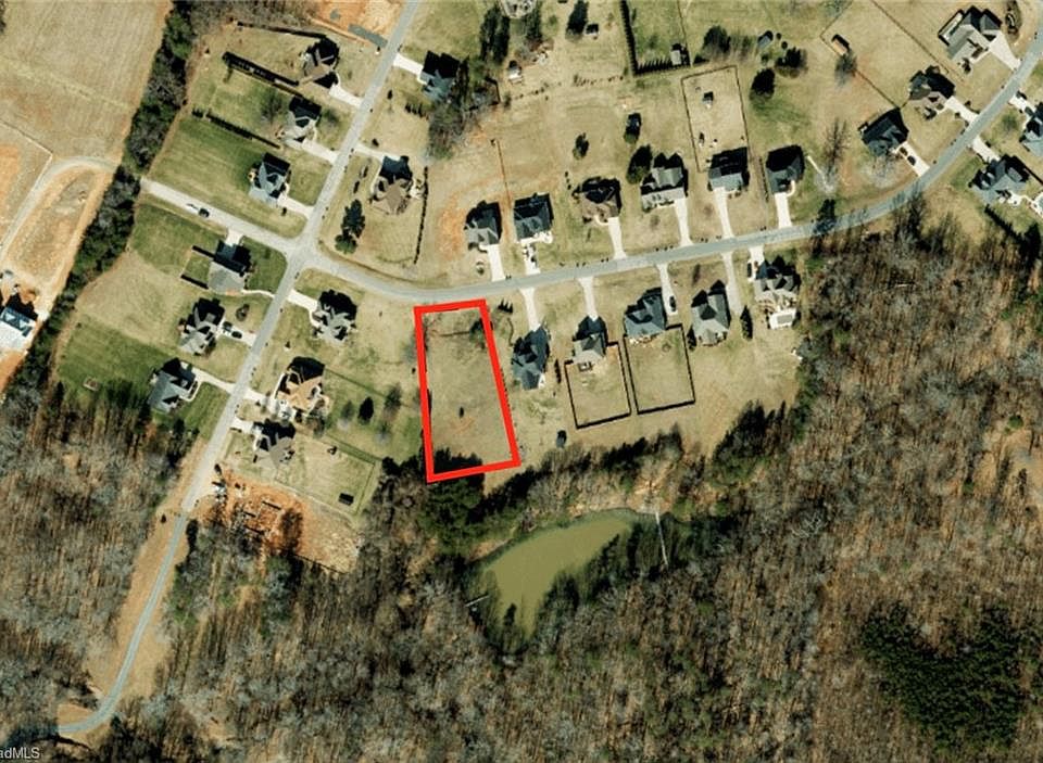 2nd image of 215 Northcrest Dr