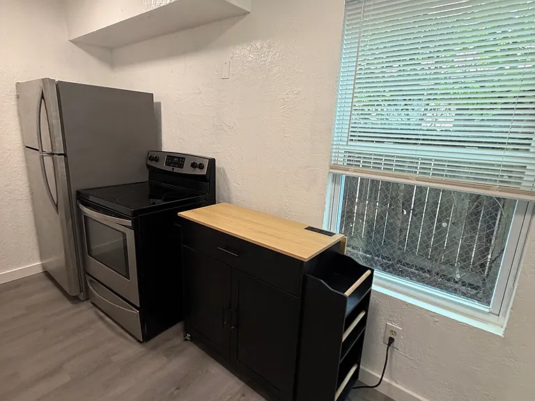 2902 Sweeney Ln #7 — Photo 8
