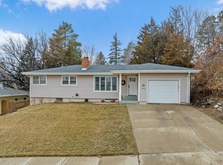 901 21st St NW, Minot, ND 58703