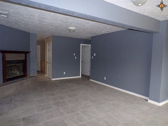 3rd image of 904 W Alvarado Ave