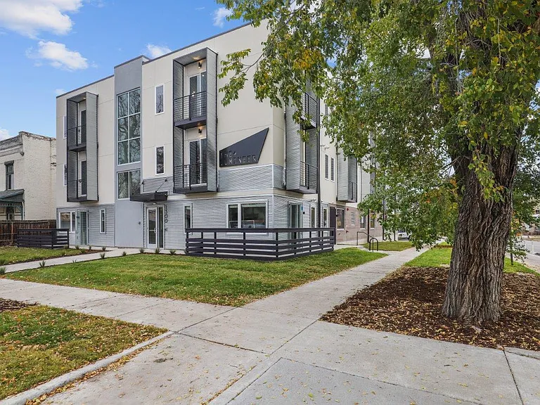 The Lumineer Apartments — Photo 18