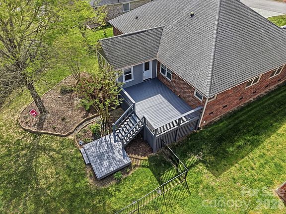 3rd image of 1330 Crown Ridge Dr