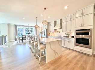 118 Bridgecrest Rd, Roswell, GA 30075