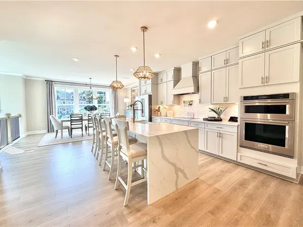 118 Bridgecrest Rd, Roswell, GA 30075