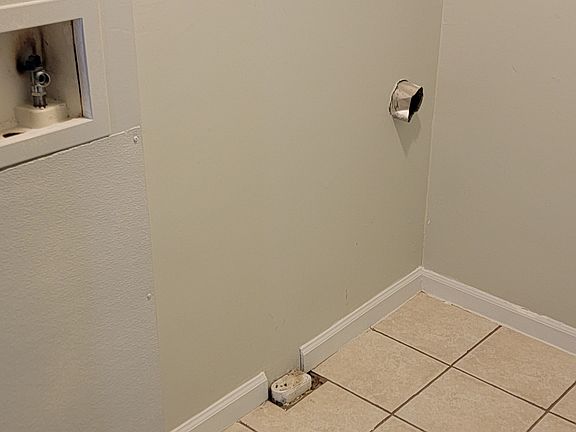 5th image of 2212 Wyoming St