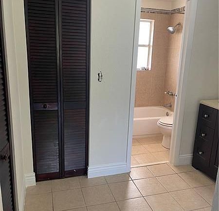 5th image of 5515 Lakewood Cir N APT 124