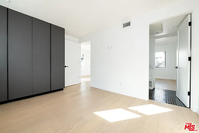 1325 Cabrillo Ave #12 — Photo 16