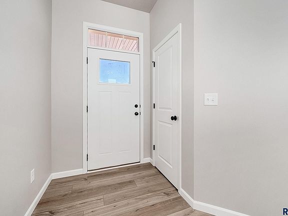 3rd image of 5101 E 65th St