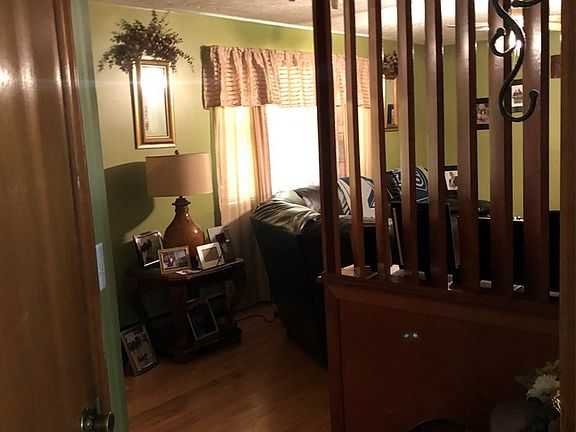 4th image of 228 Heathwood Dr