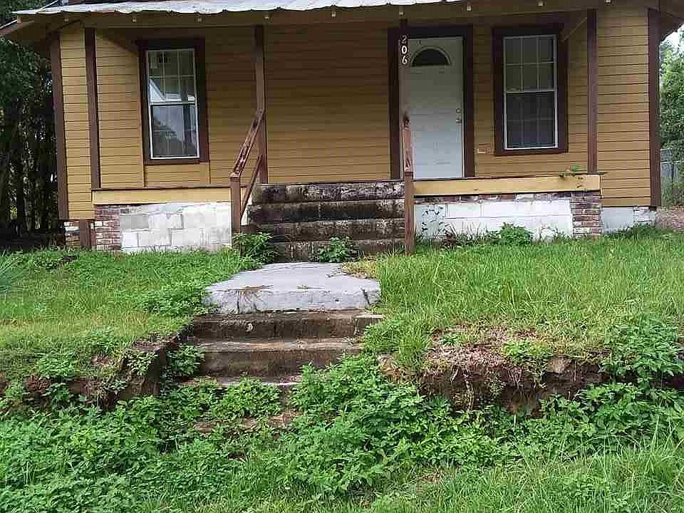 1st image of 206 E 10th Ave