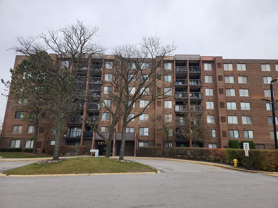 1st image of 400 Park Ave APT 709