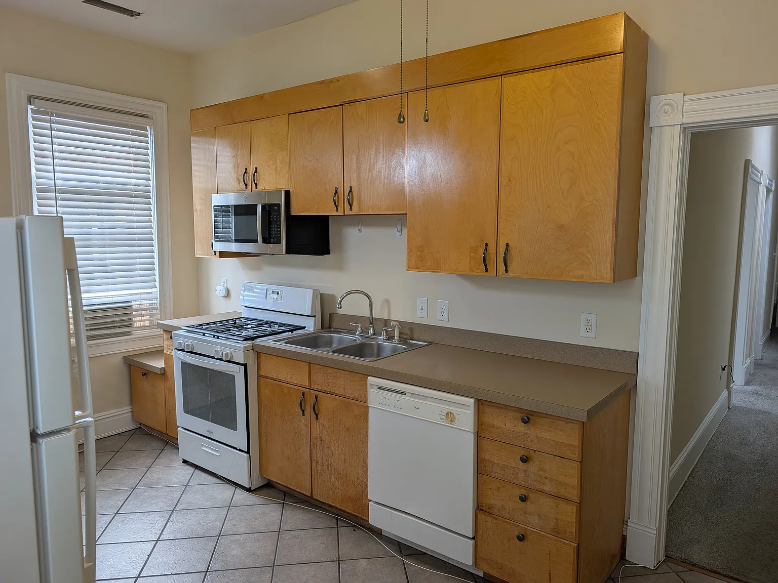 2 bed, 1200 sqft, $1,875 — Photo 4