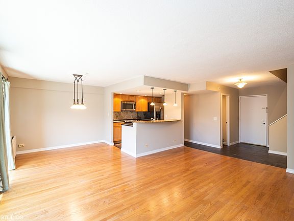 2nd image of 1143 S Plymouth Ct APT 115