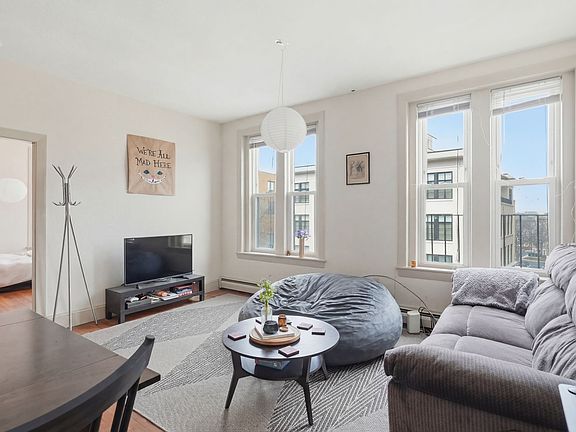 2nd image of 1464 Tremont St APT 5