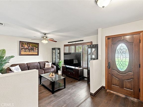 3rd image of 5976 Robinson Ave