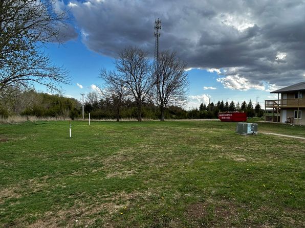 1305 W 7th St, Wayne, NE 68787