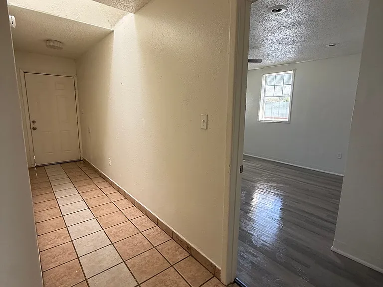 3202 Baylor St — Photo 10
