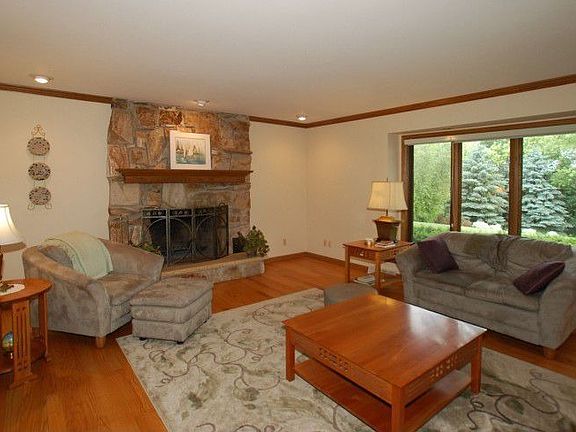 3rd image of 2926 Brendon Way