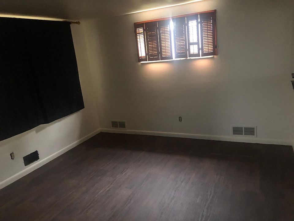 2nd image of 2208 Harrison St