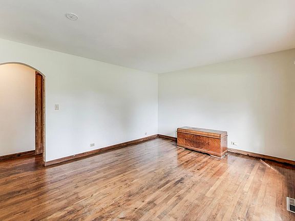 5th image of 546 Thorndale Ave
