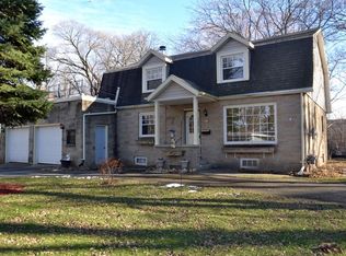 5660 N River Forest Dr, Glendale, WI 53209