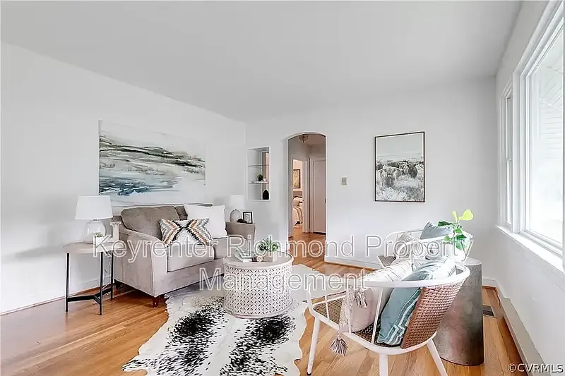 3 bed, 1.0 bath, 1074 sqft, $1,850 — Photo 4