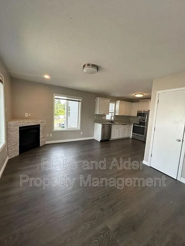 1 bed, 1.0 bath, $1,895 — Photo 4