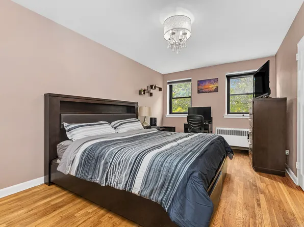 2705 Kings Highway image 6 of 9