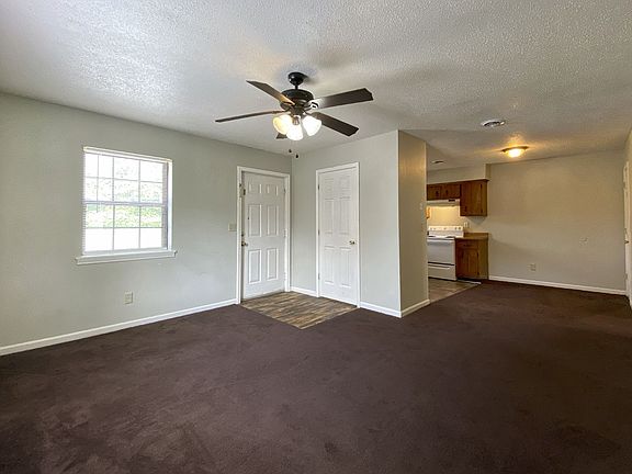 4th image of 404 Thompsonville Ln APT 5