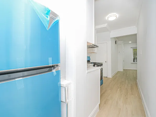 582 Bay Ridge Avenue image 13 of 41